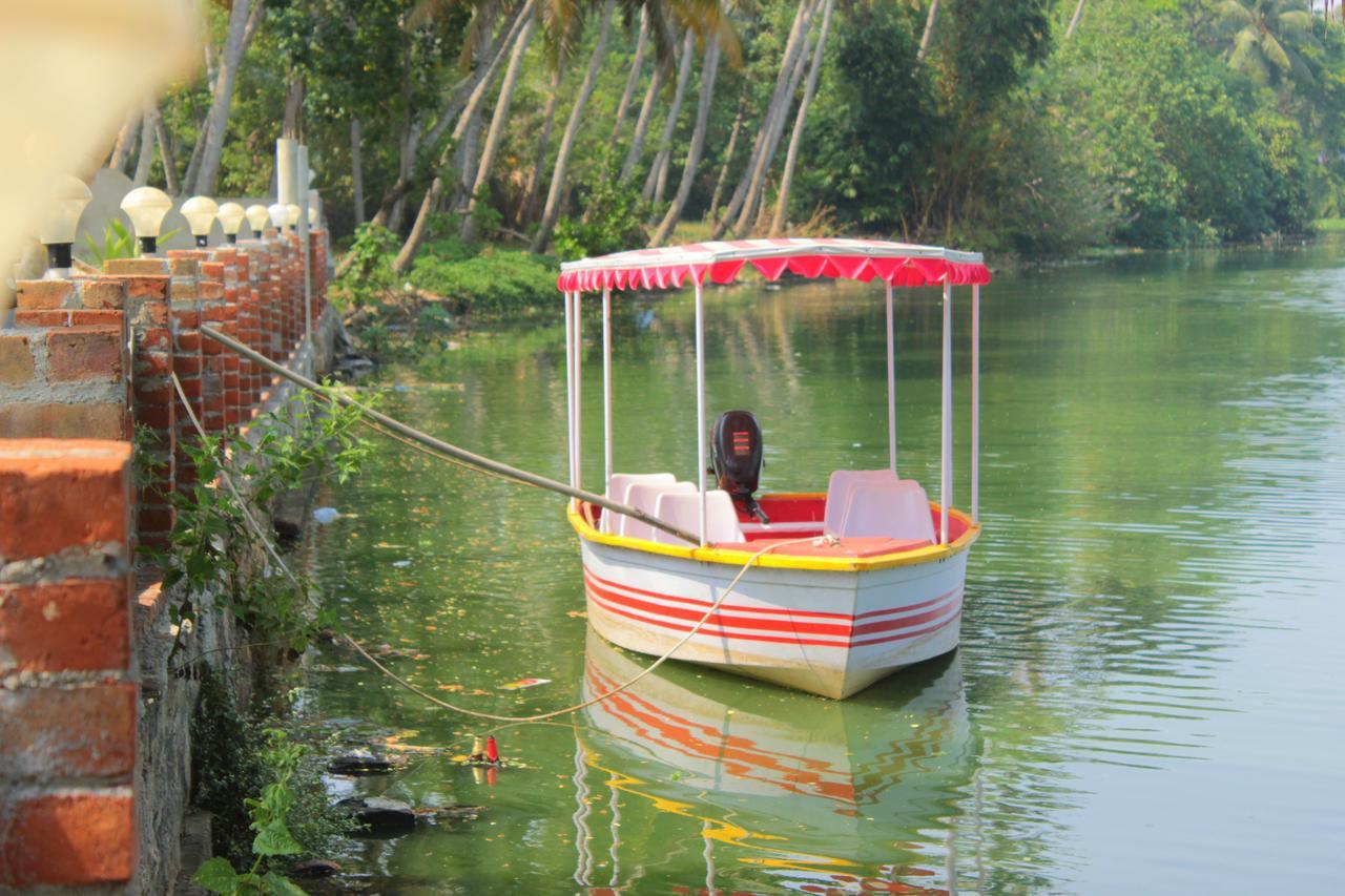 Travancore Island Resort Thiruvananthapuram Exterior foto